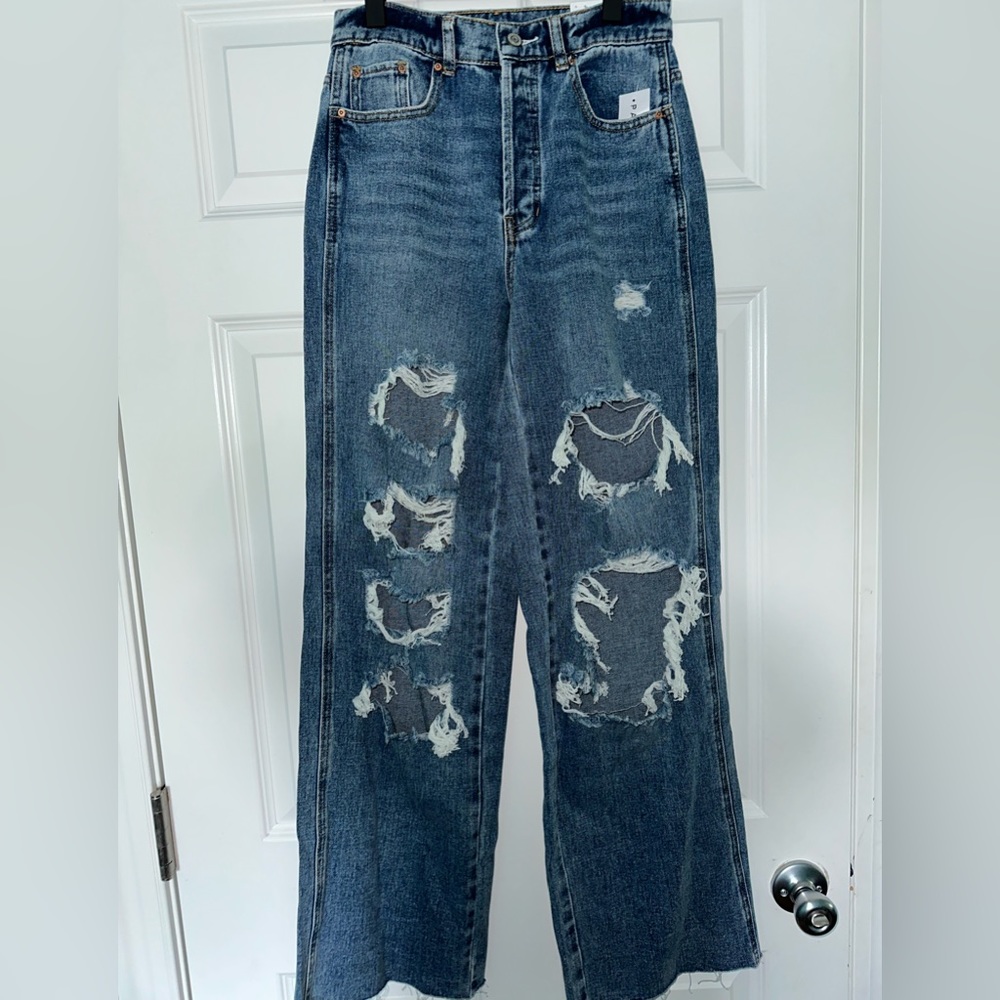 PacSun baggy jean size 26 with rips in front